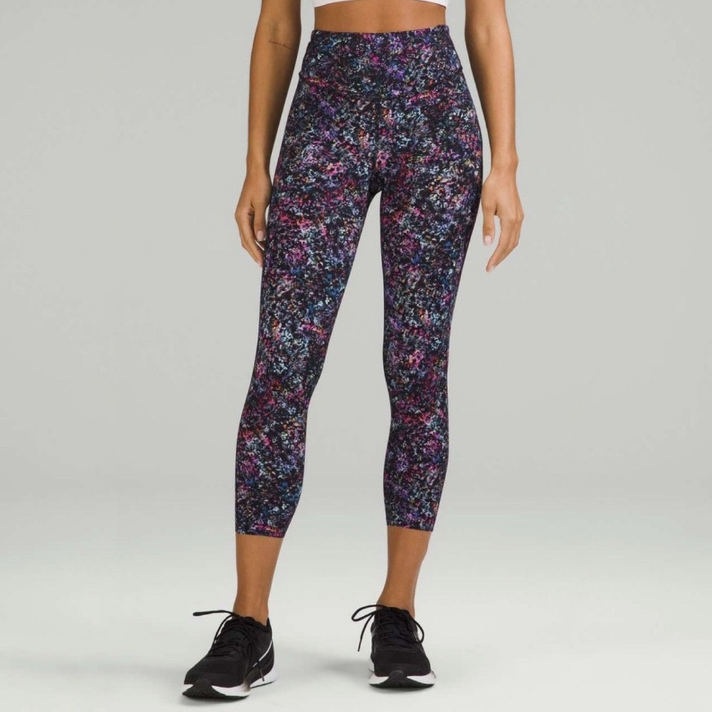Lululemon Base Pace High-Rise Crop 23" Leggings in Floral Spray Multi